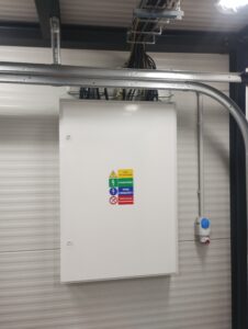 Rozvaděč v dílně