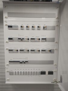 Rozvaděč v dílně